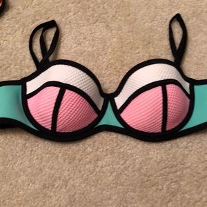 Triangl top authentic swim top